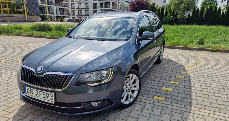 Skoda Superb cena 41999 przebieg: 187000, rok produkcji 2015 z Kraków małe 92